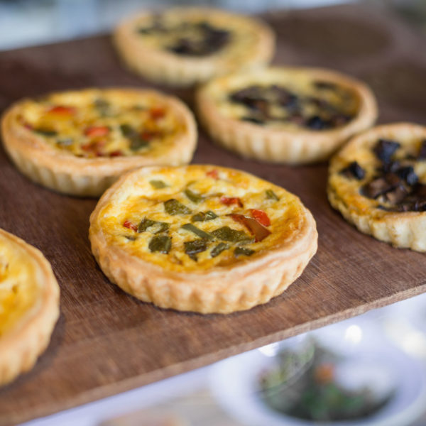 Paella y Fiesta Les pâtes flambées dans la meule de parmesan